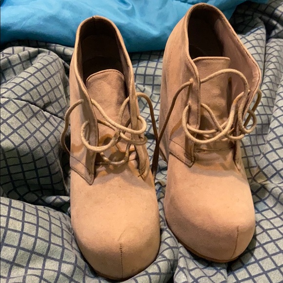 Heels - Picture 2 of 2